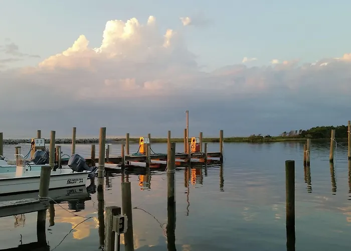 Breakwater Inn